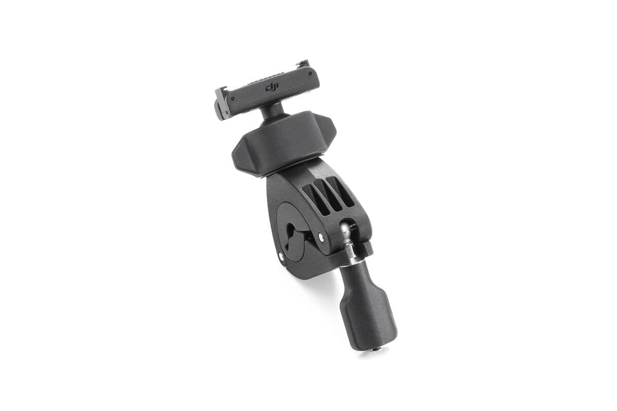 Vista lateral del soporte para manillar DJI Osmo Action diseñado para ajustar el ángulo de grabación