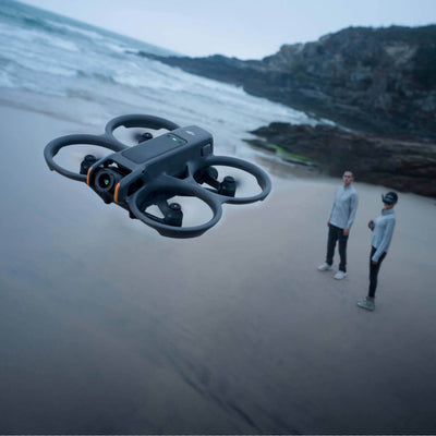 DJI Avata 2 en vuelo FPV al aire libre con grabación de video 4K