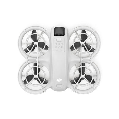 Vista superior del DJI Neo con diseño compacto, ligero y protectores de hélices integrados