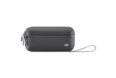 Vista trasera de la bolsa de transporte DJI Osmo Action con diseño compacto y portátil